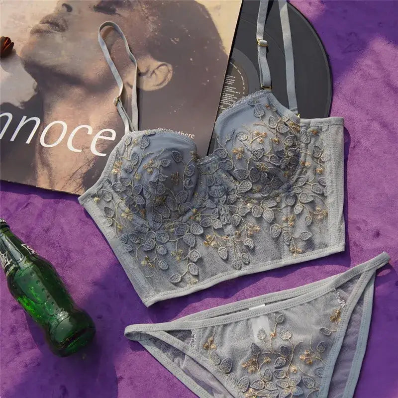 New Embroidery Lace Flowers French Underwear Sexy Body Shaping Push Up Bra Set Romantic White Lingerie Bras and Panties Set